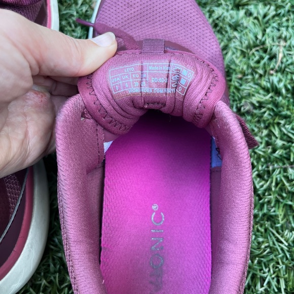 Vionic walking shoes - Picture 4 of 4